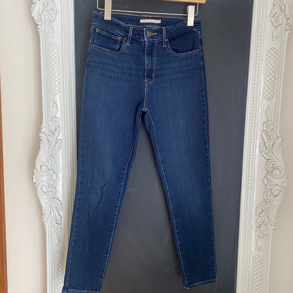 Levi’s 721 High Waisted Skinny Jeans